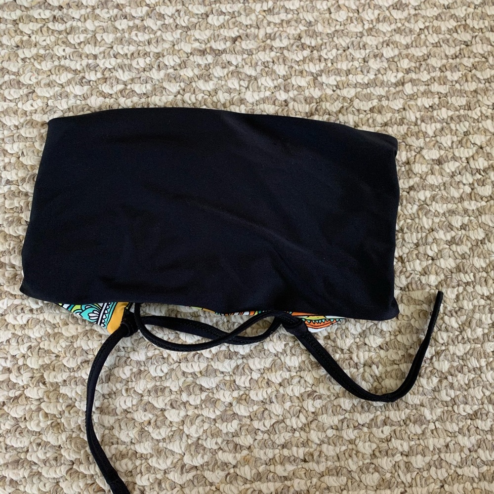 Reversible bandeau bikini top